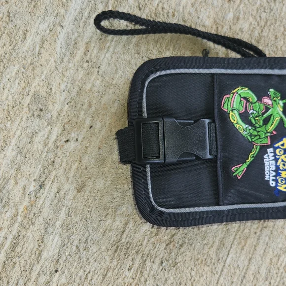 NINTENDO GAMEBOY ADVANCE SP POKEMON EMERALD CASE SUPER RARE